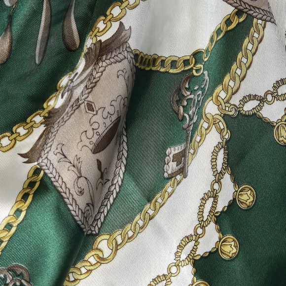 Vintage Wearable Art Military Knights Key 80s Scarf Wrap - Picture 6 of 6